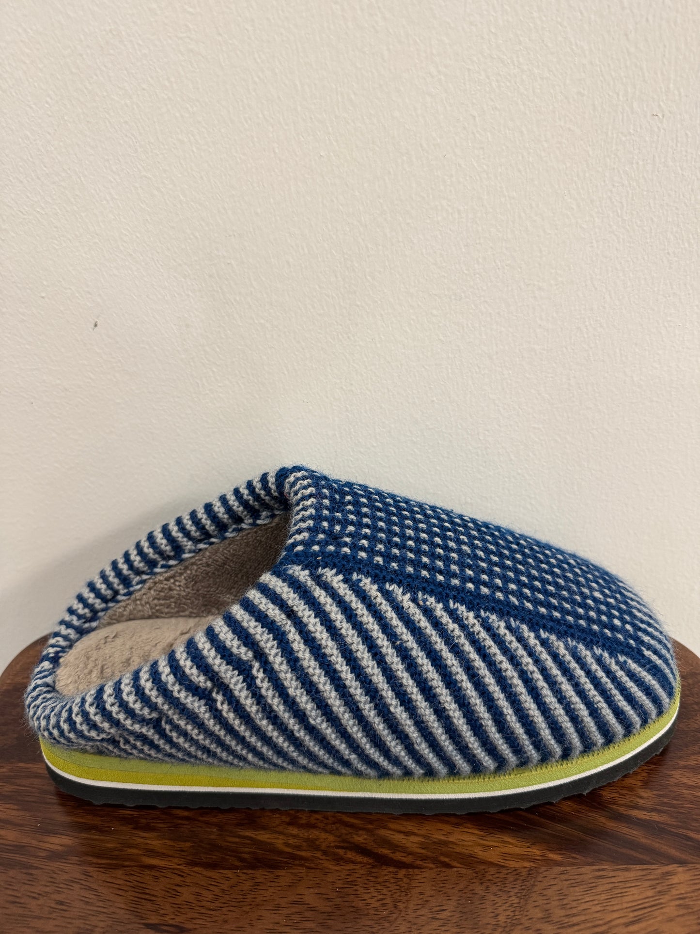 Handmade Cotton Slippers – Traditional Rural Craft from China