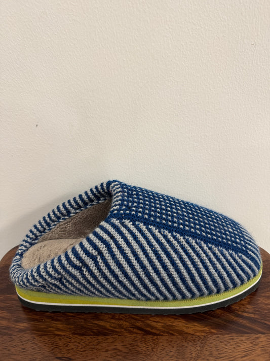 Handmade Cotton Slippers – Traditional Rural Craft from China