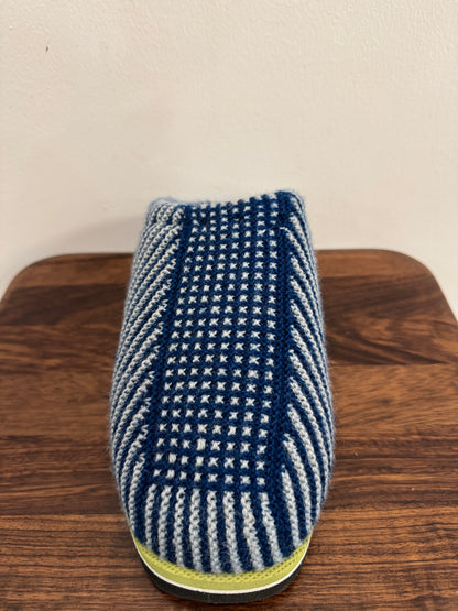 Handmade Cotton Slippers – Traditional Rural Craft from China