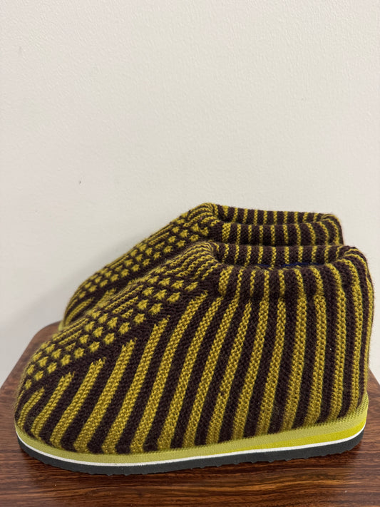 Handmade Cotton Slippers – Traditional Rural Craft from China