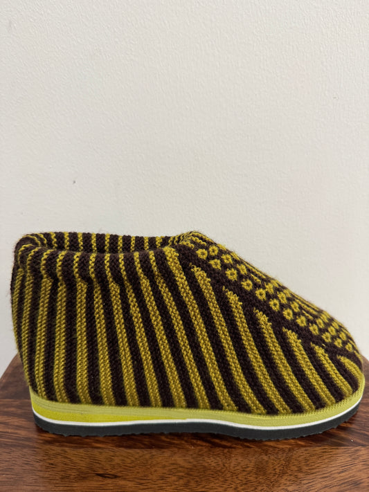 Handmade Cotton Slippers – Traditional Rural Craft from China