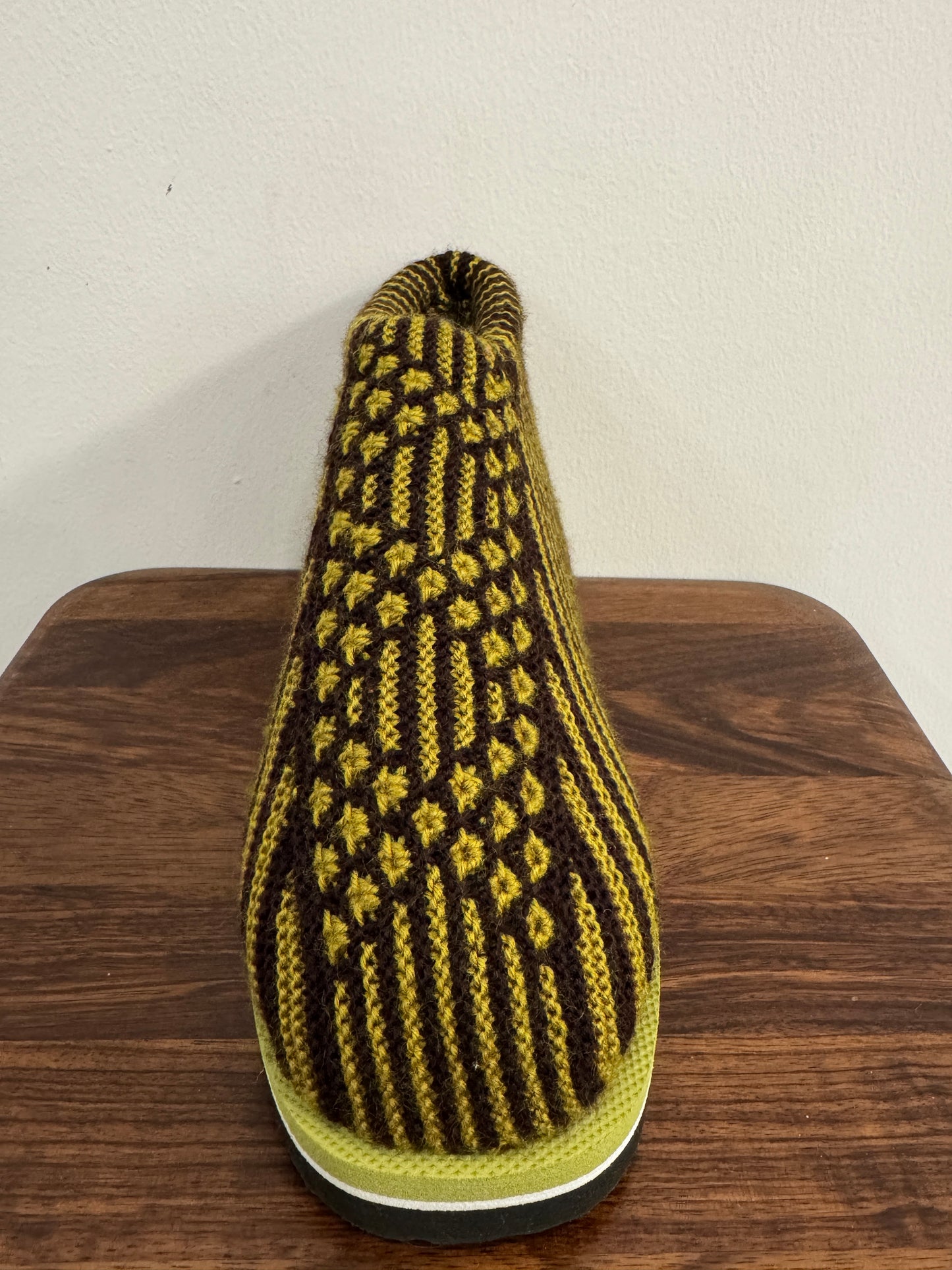 Handmade Cotton Slippers – Traditional Rural Craft from China