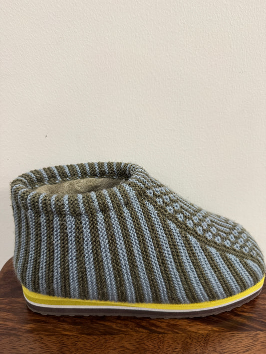 Handmade Cotton Slippers – Traditional Rural Craft from China