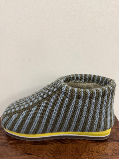 Handmade Cotton Slippers – Traditional Rural Craft from China