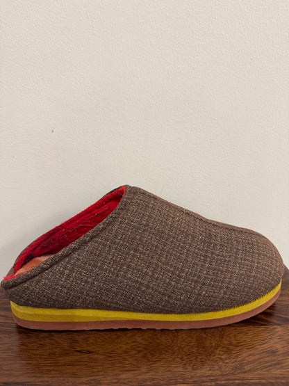 Handmade Cotton Slippers – Traditional Rural Craft from China