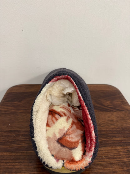 Handmade Cotton Slippers – Traditional Rural Craft from China