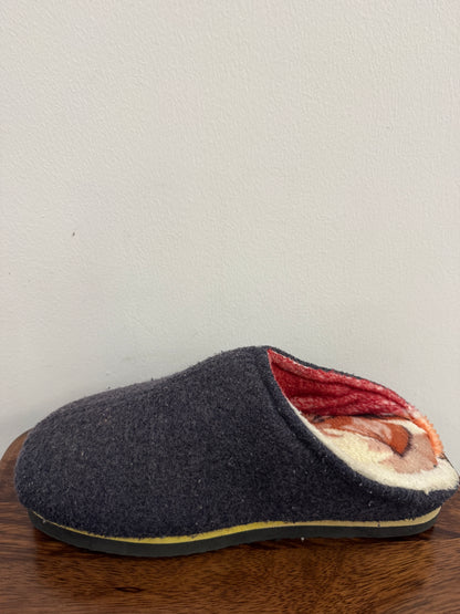 Handmade Cotton Slippers – Traditional Rural Craft from China