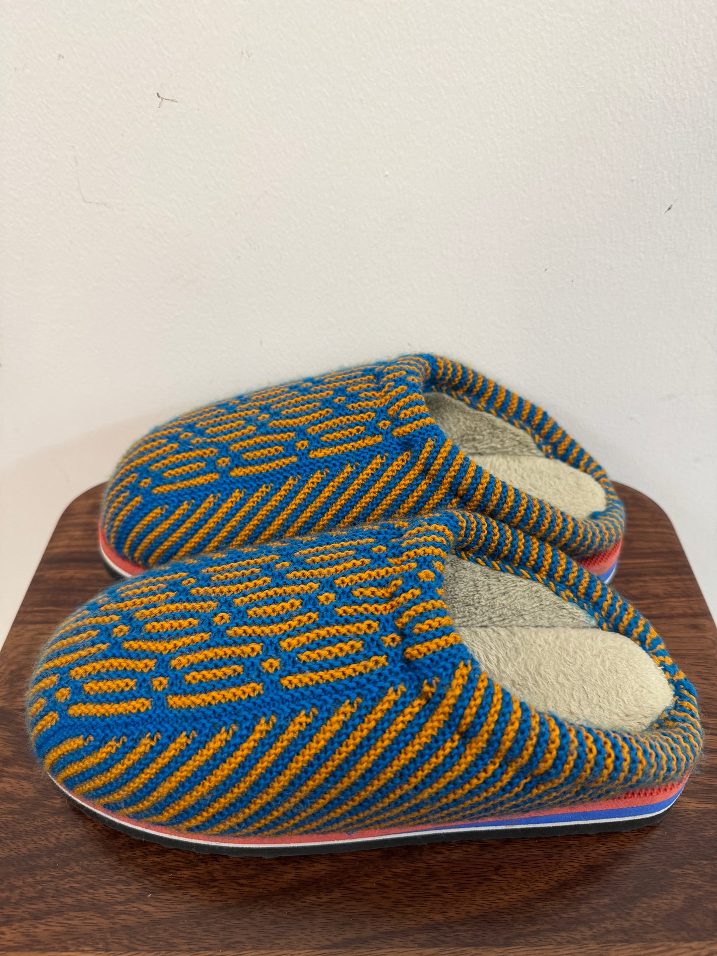 Handmade Cotton Slippers – Traditional Rural Craft from China